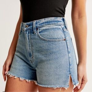 Abercrombie High Rise Jean Mom Short Medium Wash